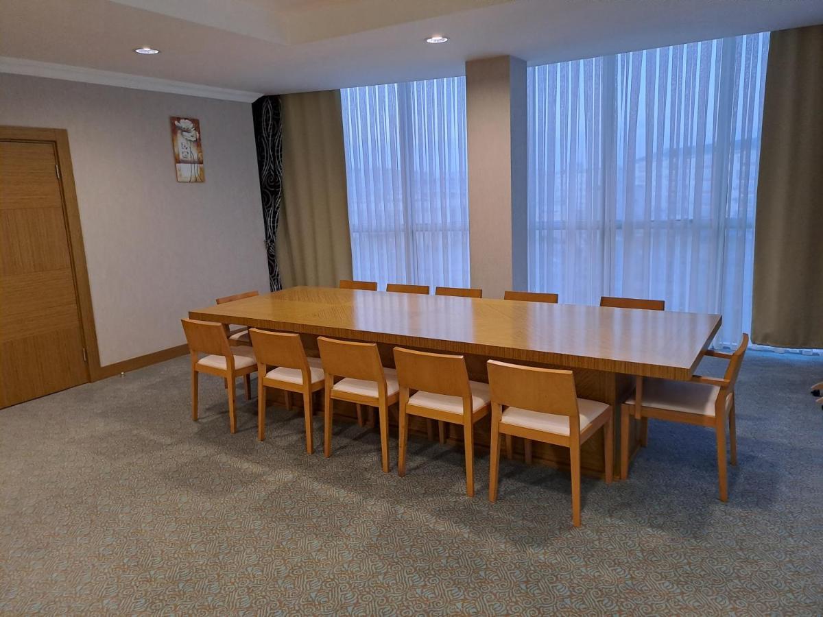 그랜드 누르 플라자 호텔 악타우 외부 사진